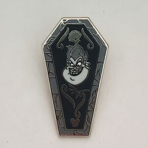 Disney Pin Trading The Little Mermaid Ursula Villain Coffins Hidden Mickey Pin